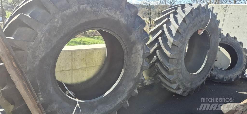 Petlas 650/85 R38 Pneumatiky, kolesá a ráfiky