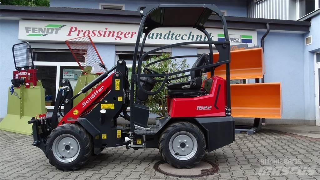 Schäffer 1622 Čelné nakladače a rýpadlá