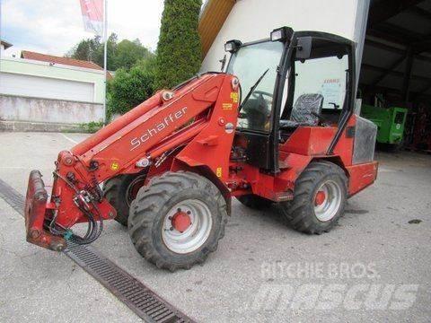Schäffer 450T Čelné nakladače a rýpadlá
