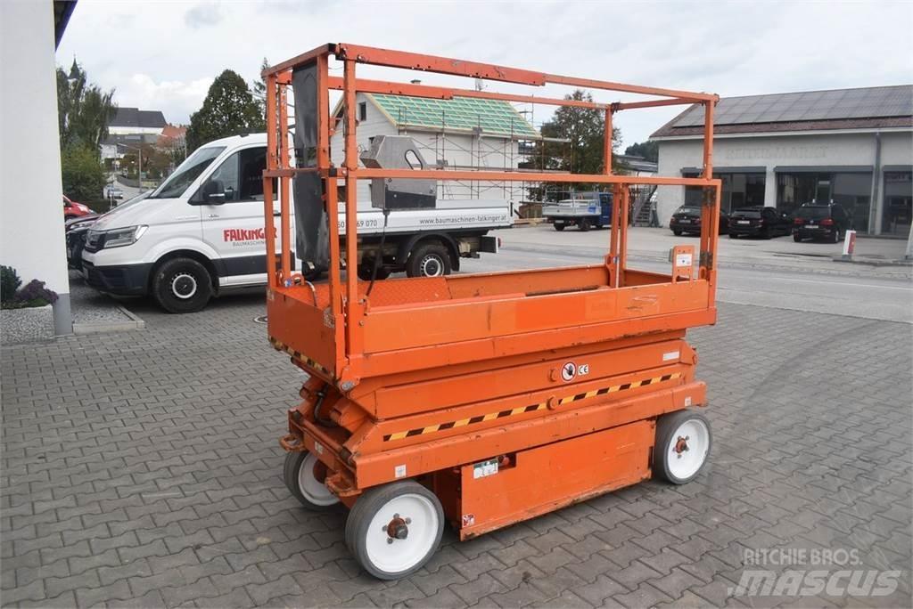 SkyJack SJ III 3220 Kĺbové plošiny