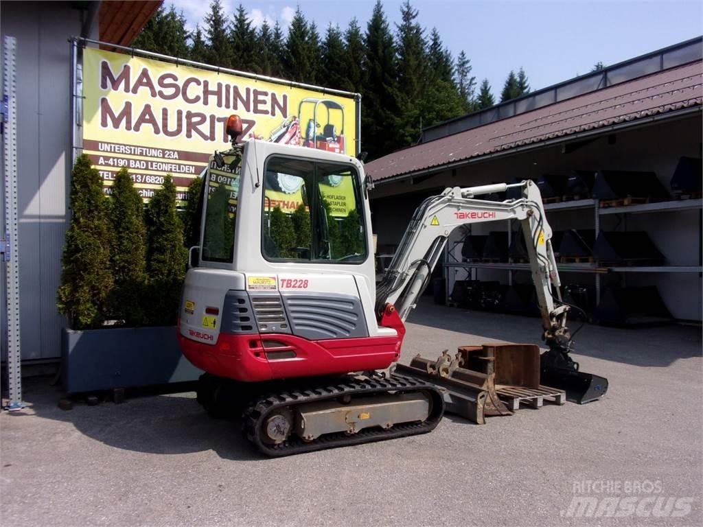 Takeuchi TB228 Mini rýpadlá < 7t