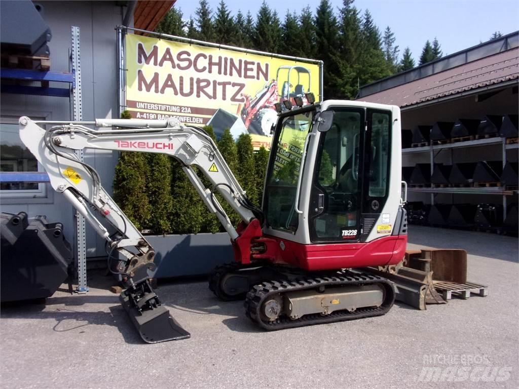 Takeuchi TB228 Mini rýpadlá < 7t