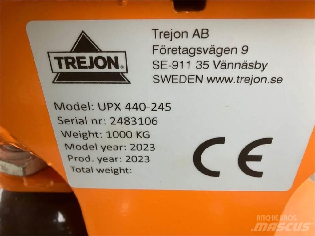 Trejon UPX 440-245 Ďalšie cestné a snežné stroje