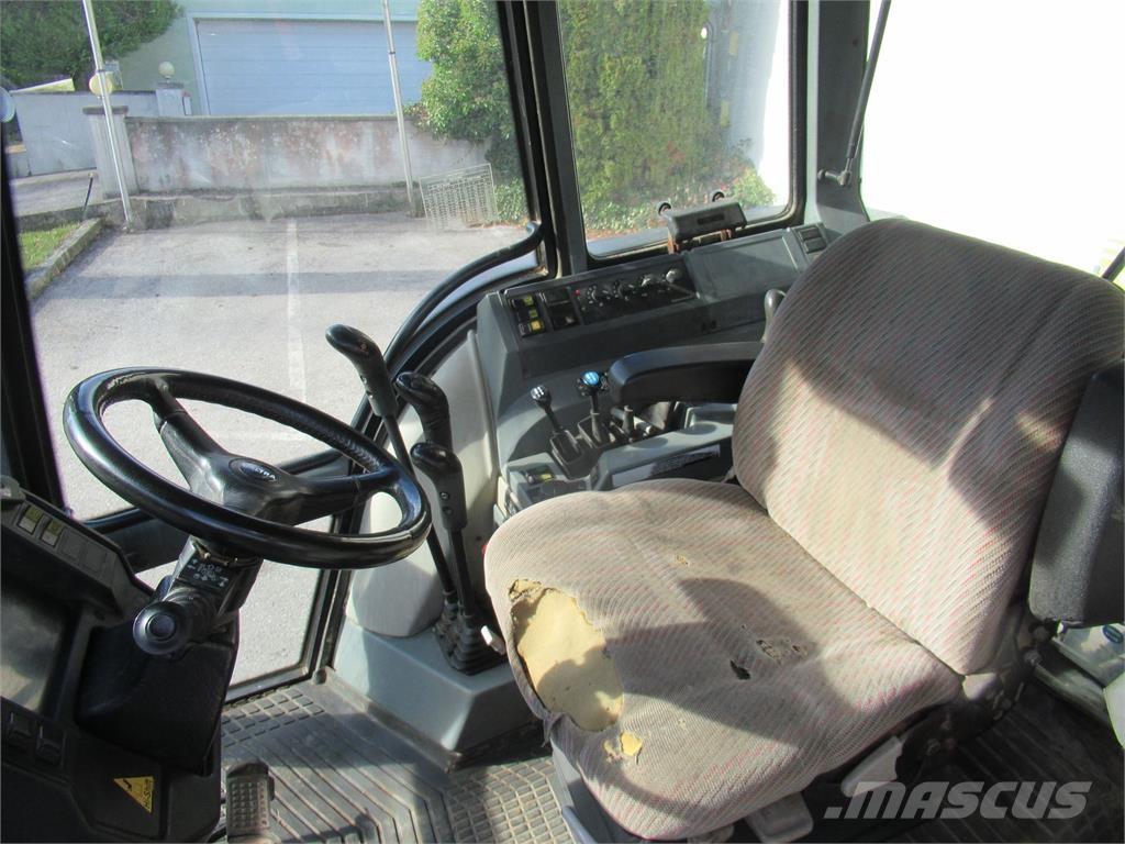 Valtra 6400 Traktory