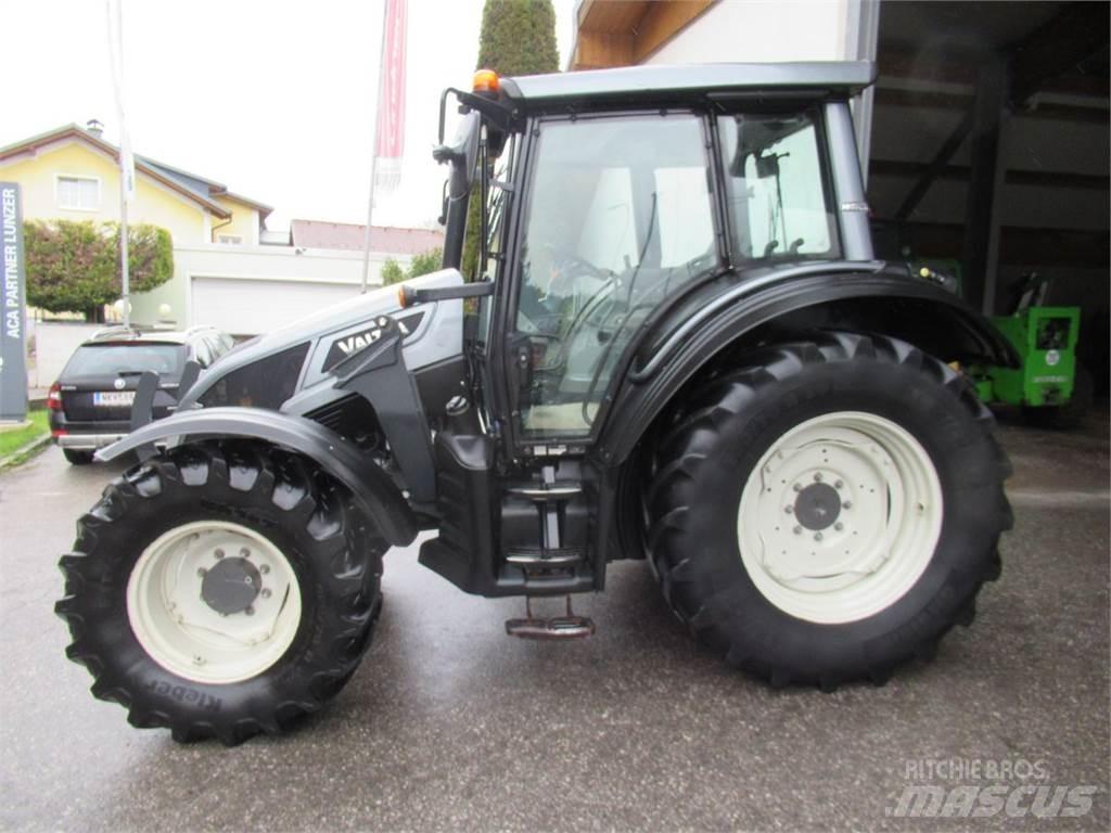 Valtra N 93 HiTech5 Traktory