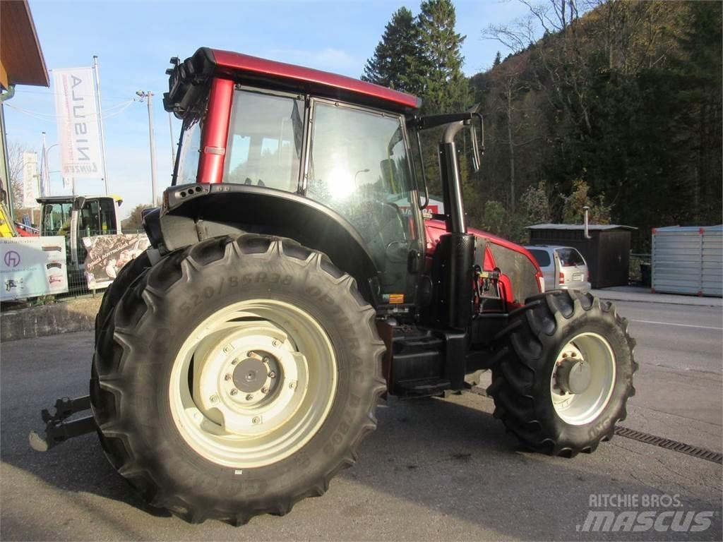 Valtra N163D Traktory