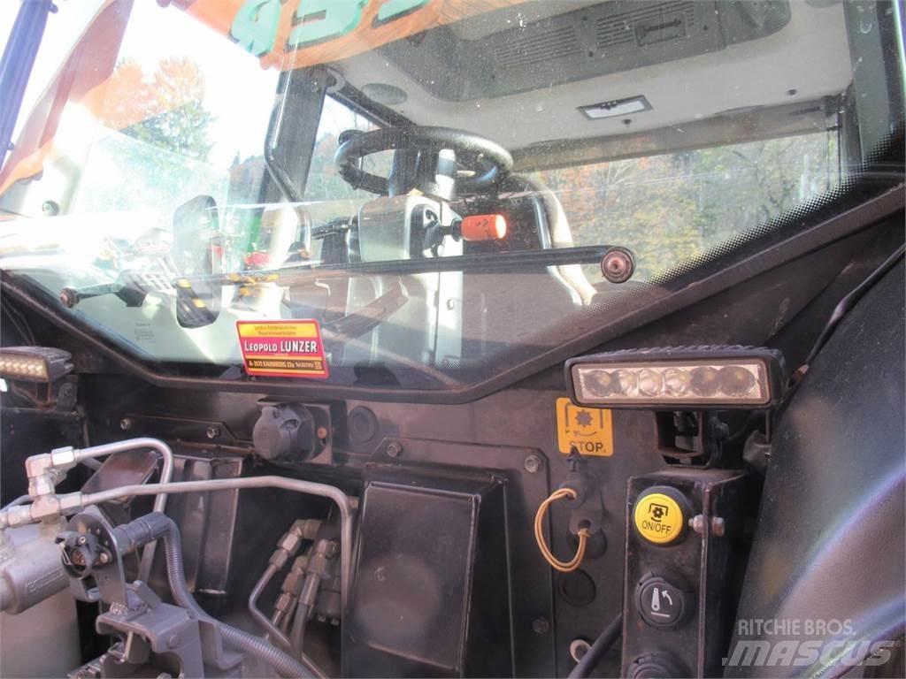 Valtra N163D Traktory