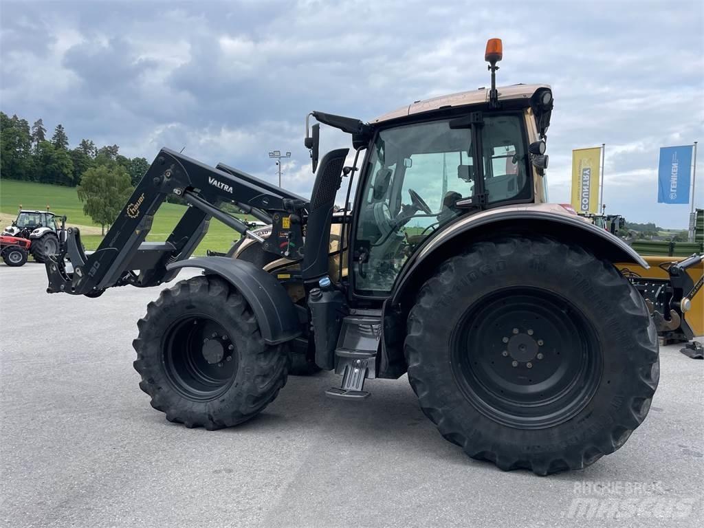 Valtra N174 HiTech Traktory