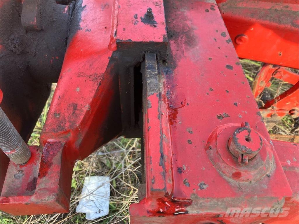 Vogel & Noot LM 820 Konvenčné pluhy