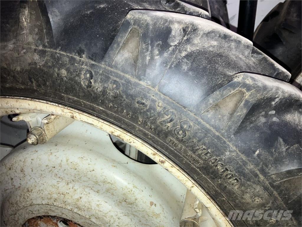  W7x28 Pneumatiky, kolesá a ráfiky