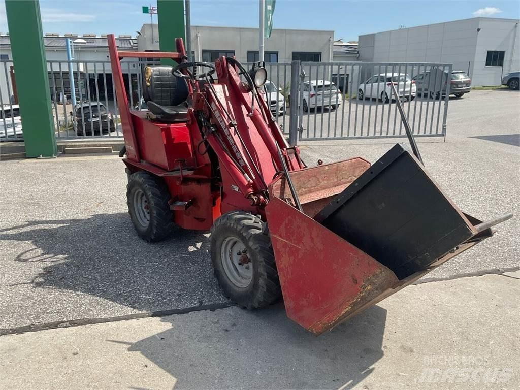 Weidemann 911D/R Čelné nakladače a rýpadlá