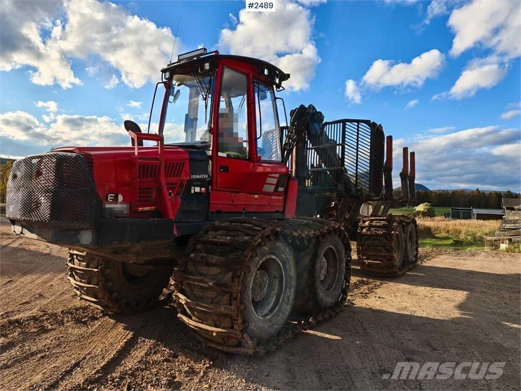 Komatsu 895 Lesné traktory
