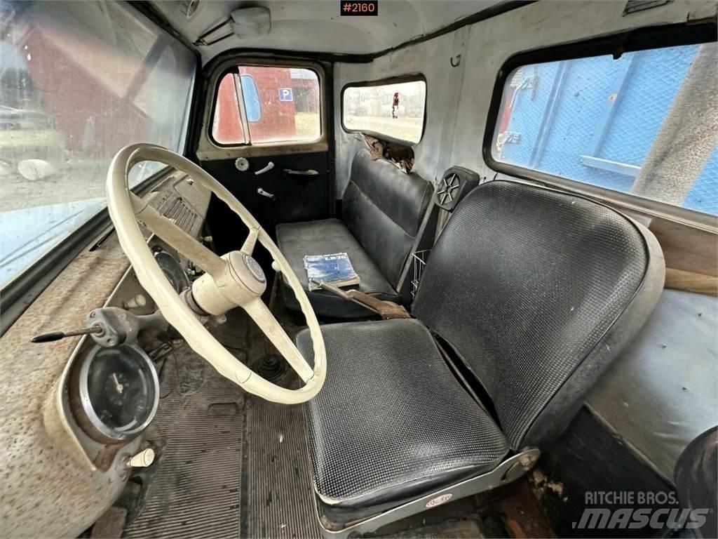 Scania L76 Plošinové nákladné automobily/nákladné automobily so sklápacími bočnicami
