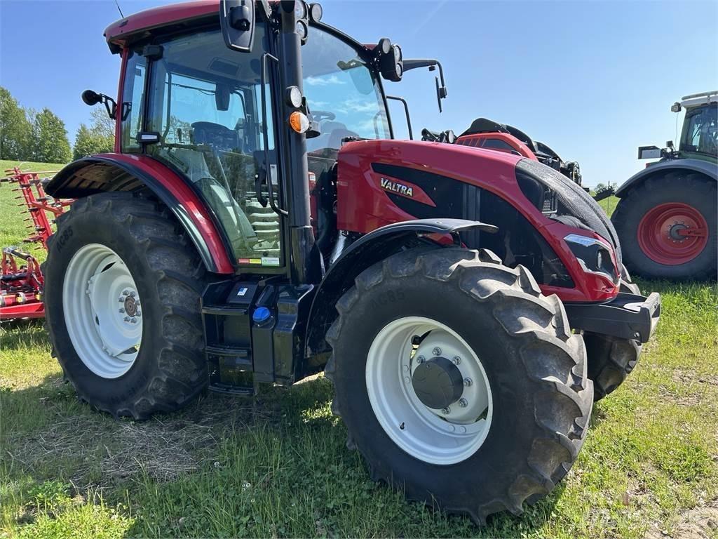 Valtra 115MH4 Traktory