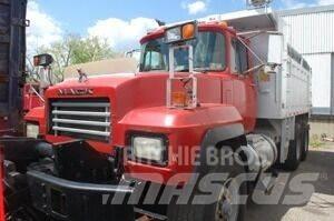 Mack RD688S Snežné pluhy, predné snežné radlice