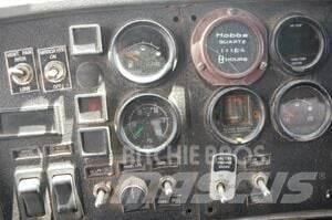 Mack RD688S Snežné pluhy, predné snežné radlice