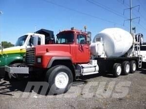 Mack RD690S Ďalšie nákladné vozidlá