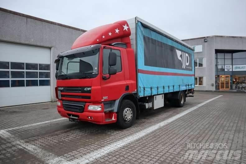 DAF CF 75-360 FA Nákladné vozidlá s bočnou zhrnovacou plachtou