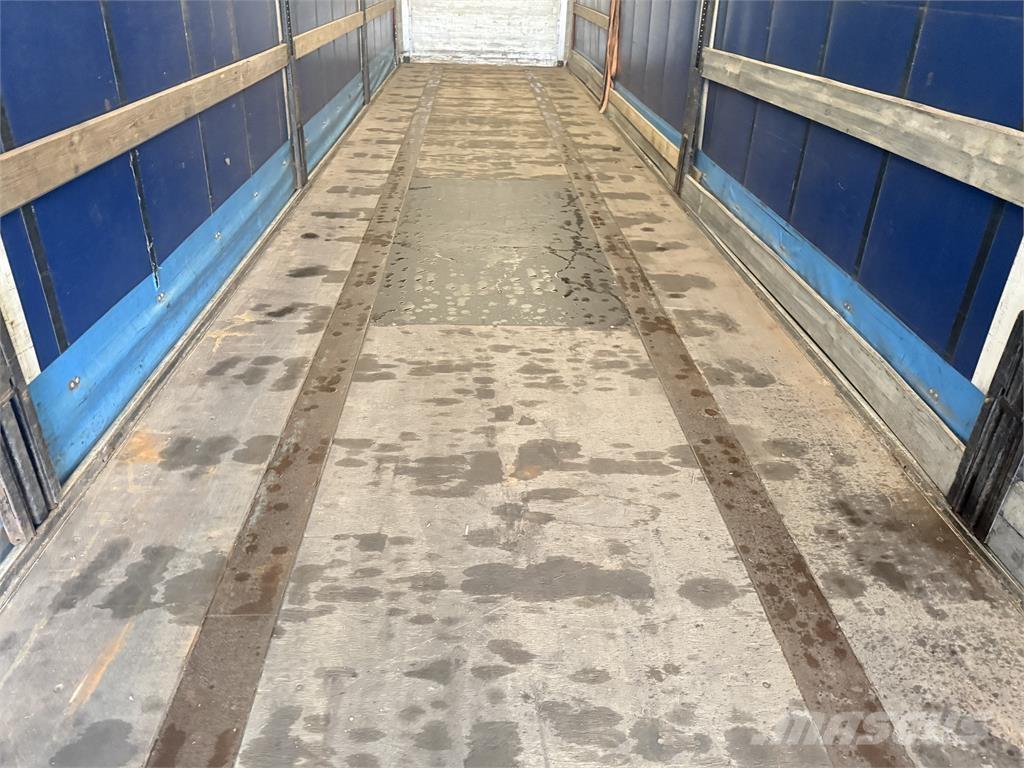 KLC Trailer 34 pl. Plachtové návesy