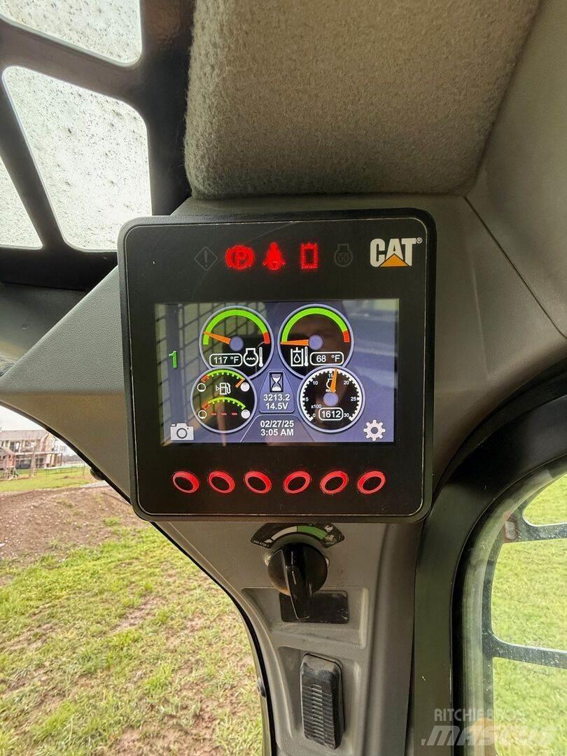 CAT 299D2 Šmykom riadené nakladače