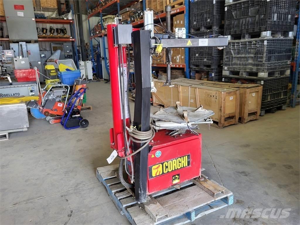 Corghi A9824 Pneumatiky, kolesá a ráfiky