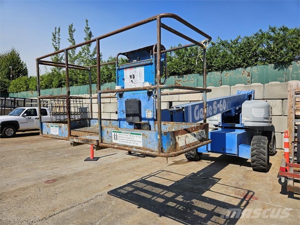 Genie S-60 4wd Kĺbové plošiny