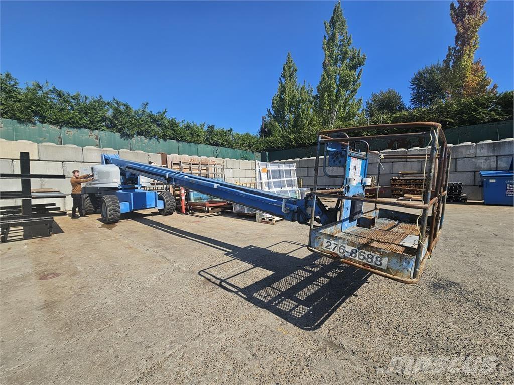 Genie S-60 4wd Kĺbové plošiny