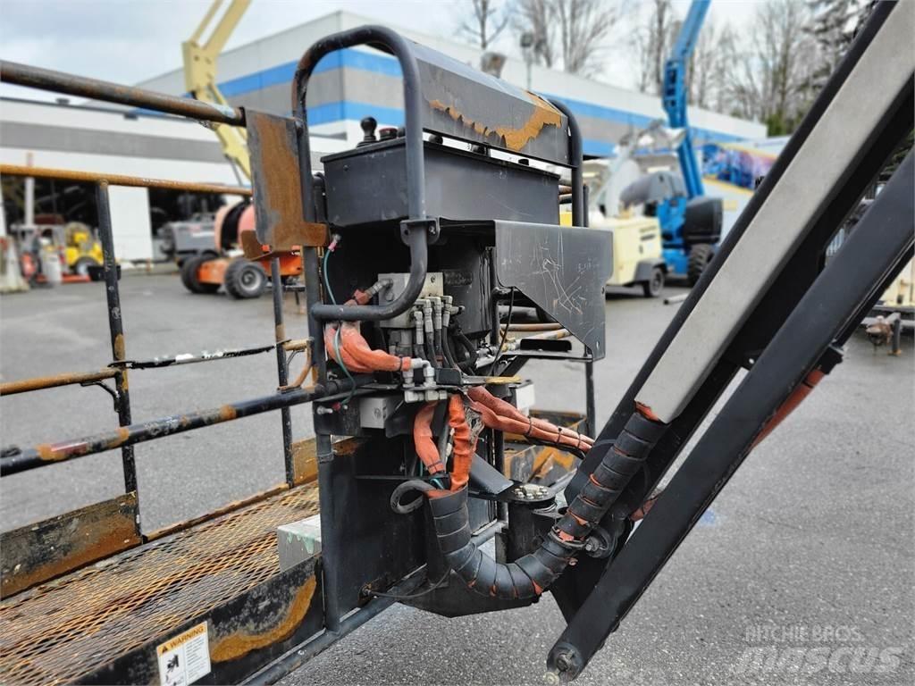 Genie Z-80/60 Kĺbové plošiny
