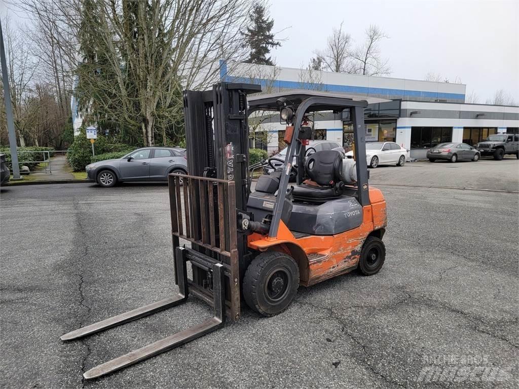 Toyota 7FGU25 Stavebníctvo - ostatné