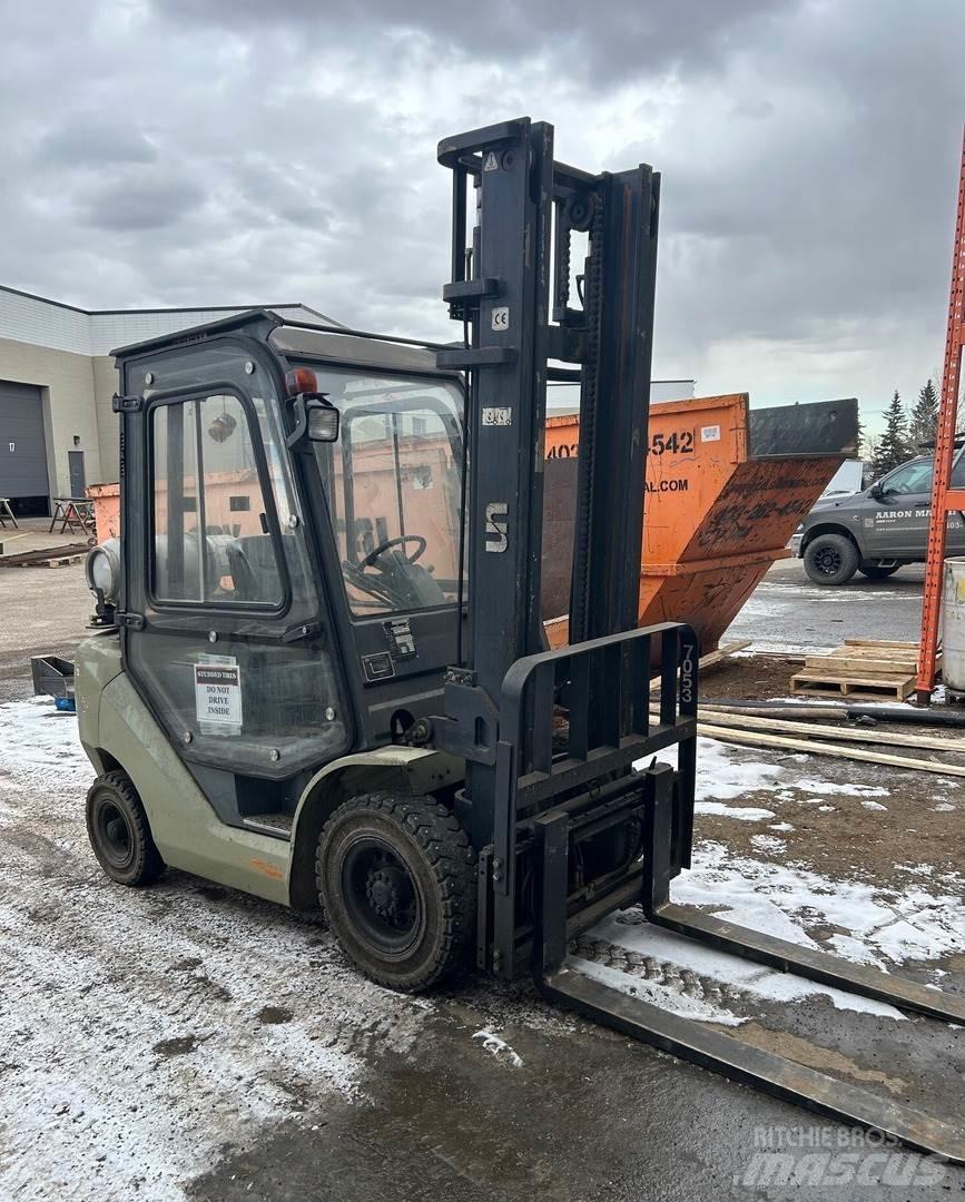 UN Forklift FL25T-JA Stavebníctvo - ostatné