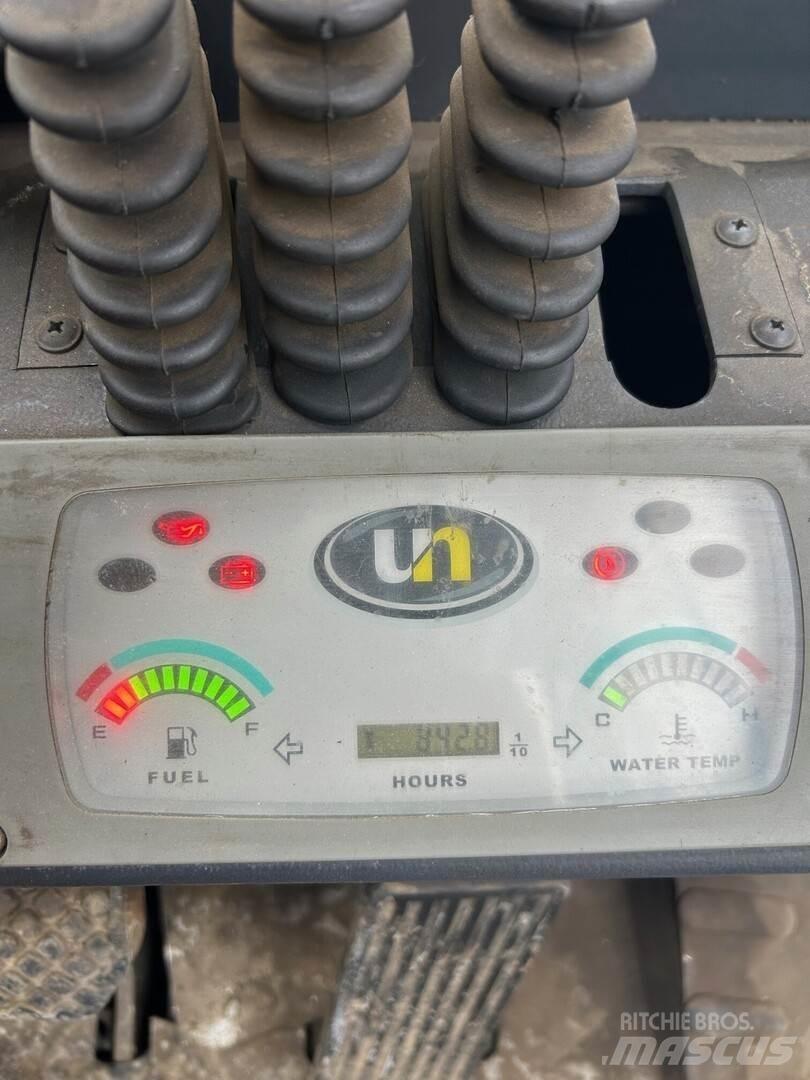 UN Forklift FL25T-JA Stavebníctvo - ostatné