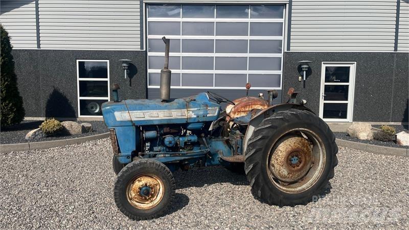 Ford 3000 Traktory