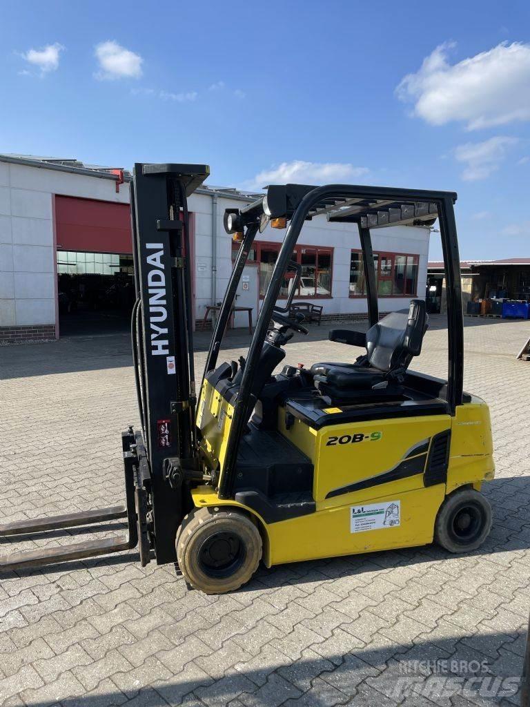 Hyundai 20 B - 9 Akumulátorové vozíky