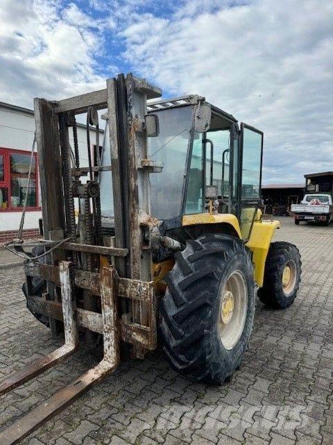 JCB 940-2 Terénne vysokozdvižné vozíky