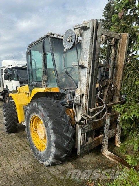 JCB 940-2 Terénne vysokozdvižné vozíky