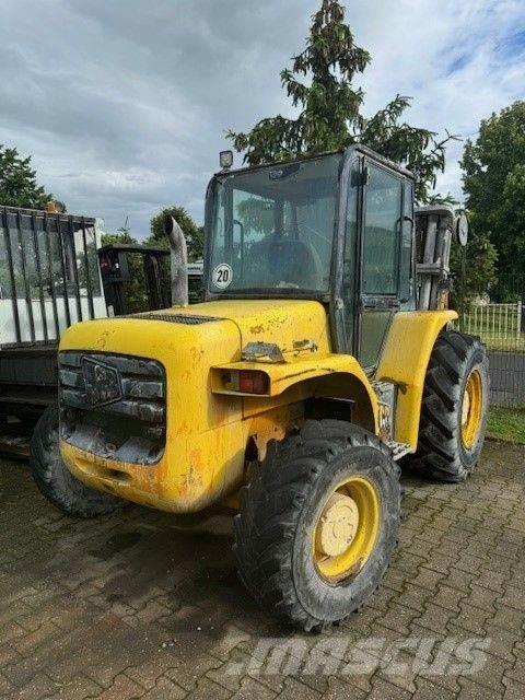 JCB 940-2 Terénne vysokozdvižné vozíky