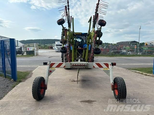 CLAAS Liner 780 Obracače a zhrabovače sena
