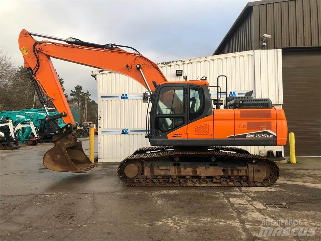 Develon Dx225lc-7 Pásové rýpadlá