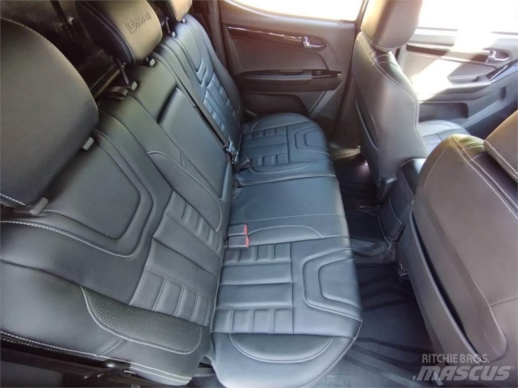 Isuzu Blade Nakladacia/sklápacia bočnica