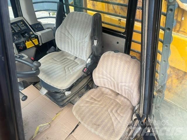 JCB  Stavebné sklápače