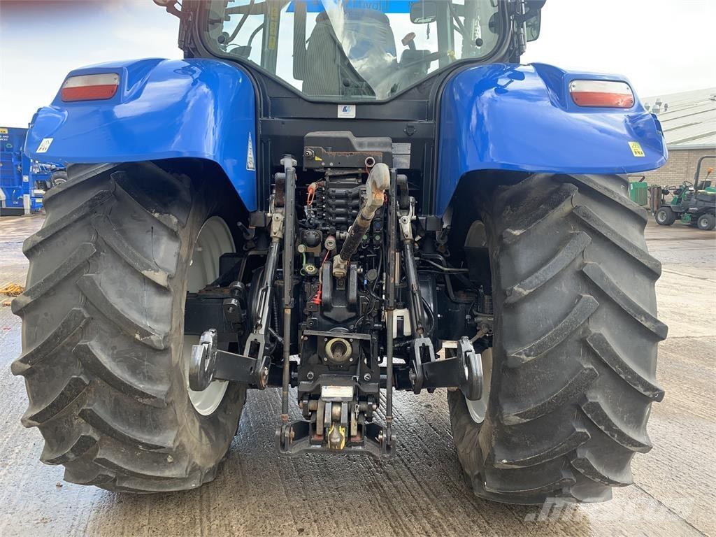 New Holland T7.200 Traktory
