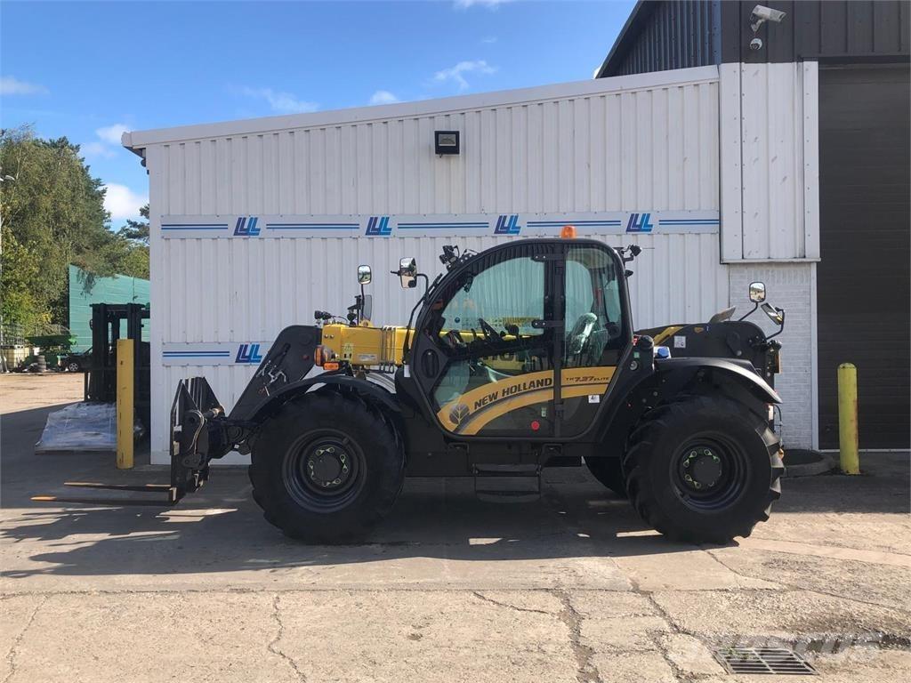 New Holland TH7.37 Teleskopické manipulátory