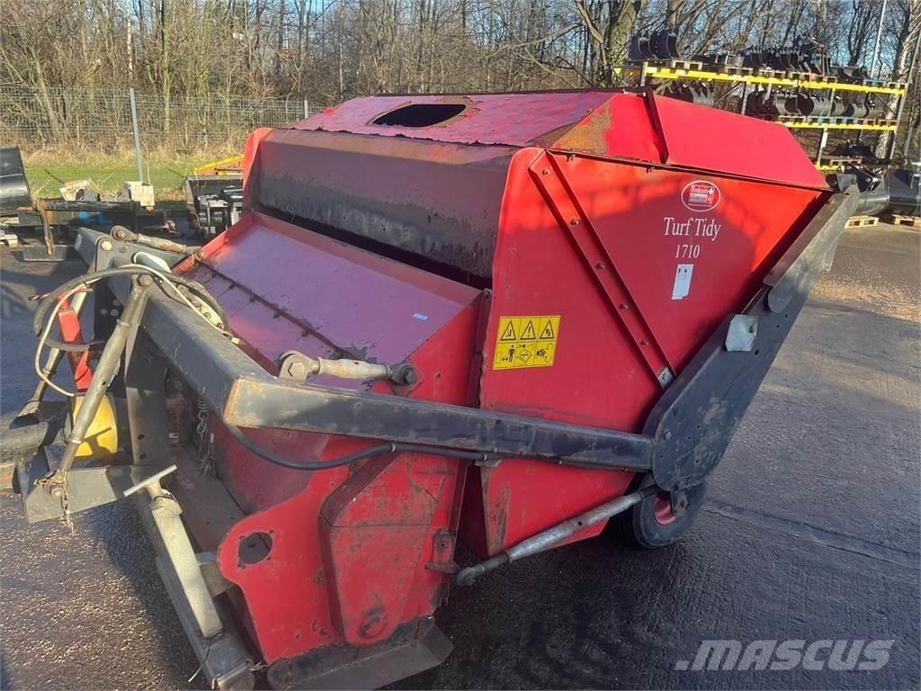  Turf Tidy Kosačky namontované a ťahané