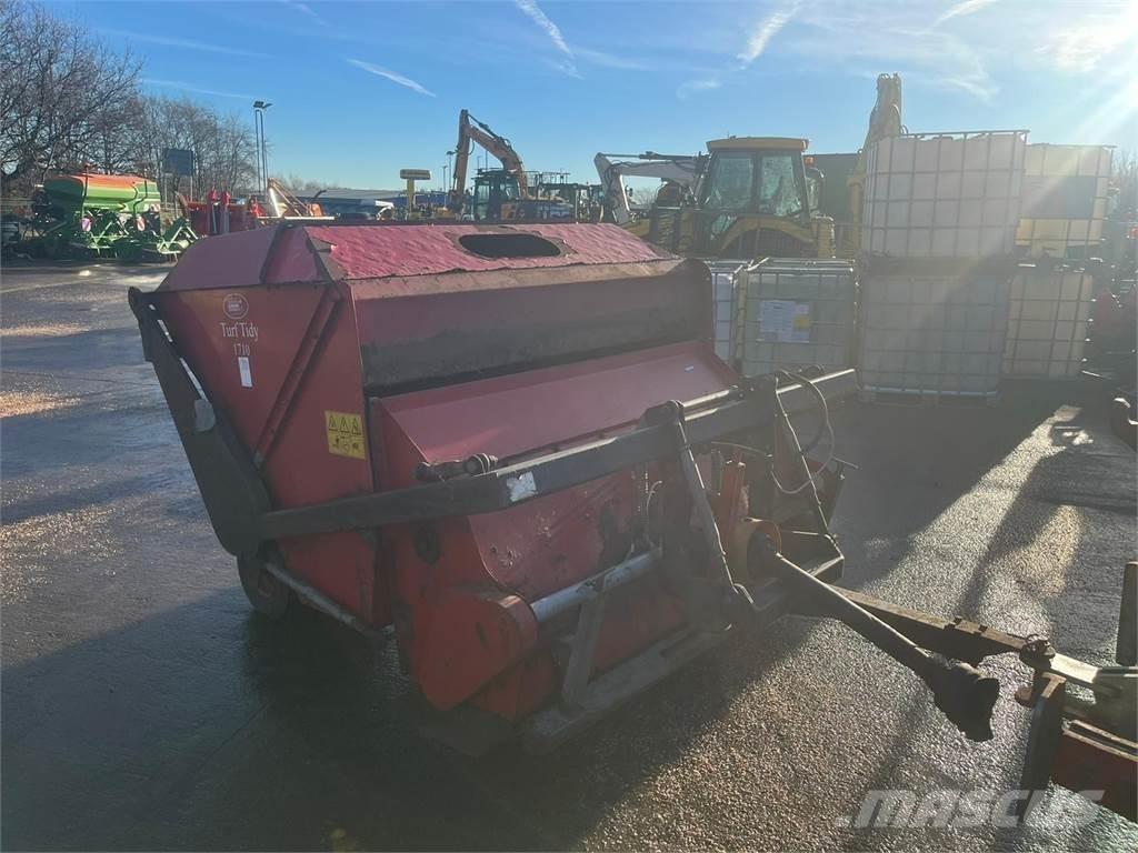  Turf Tidy Kosačky namontované a ťahané