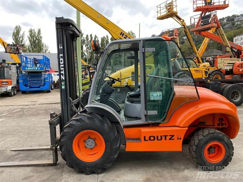 Ausa C300H Terénne vysokozdvižné vozíky