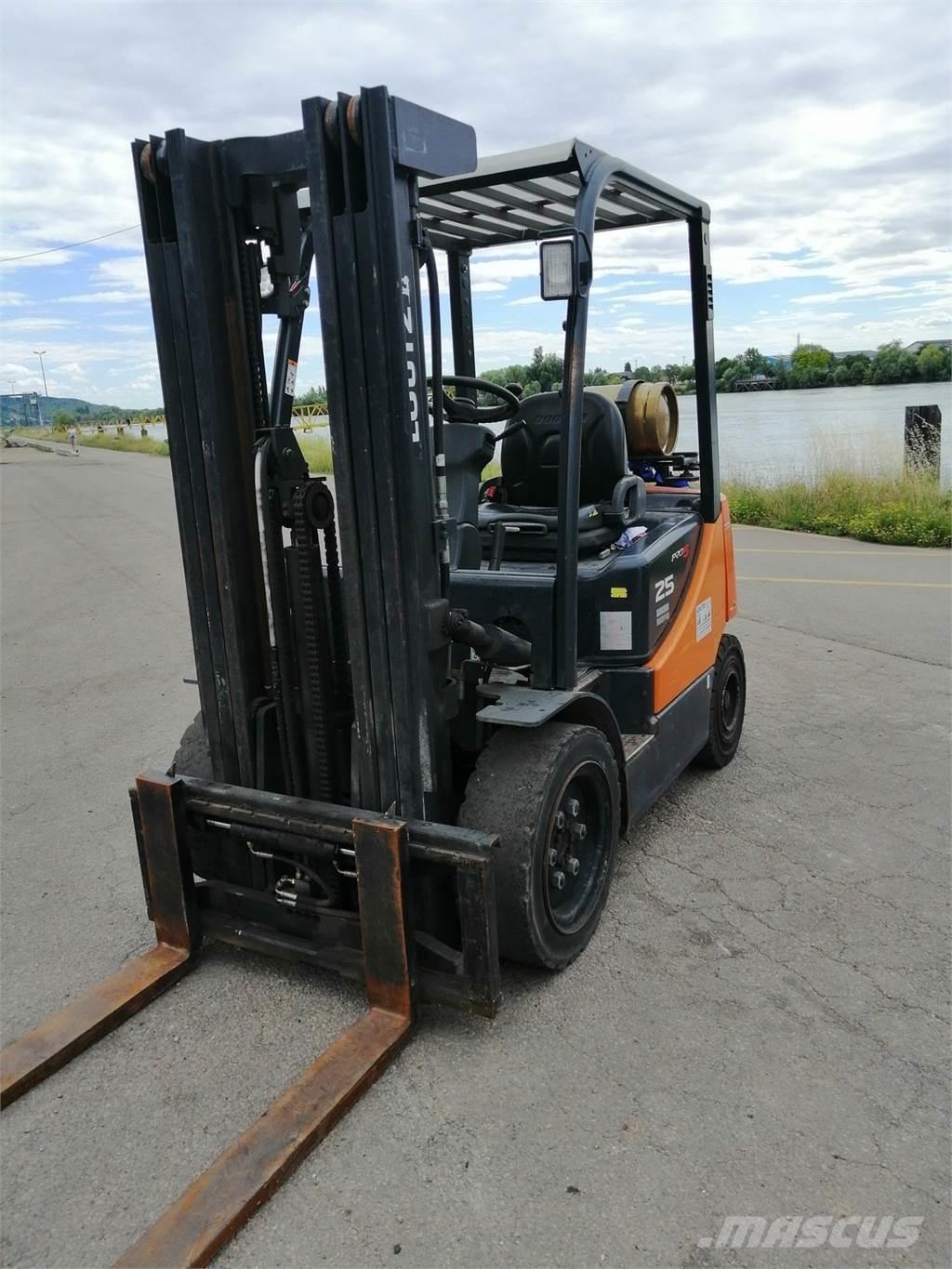 Doosan G25P-5 Iné