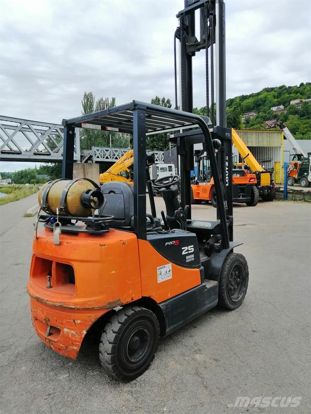 Doosan G25P-5 Iné