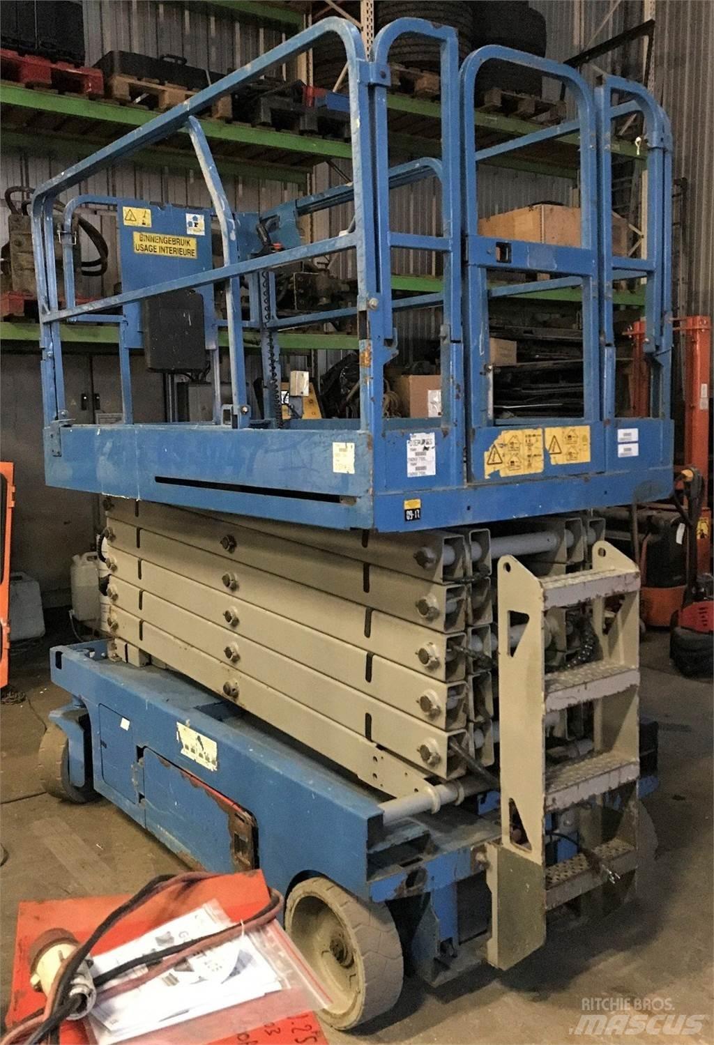 Genie GS-4047 Nožnicové zdvíhacie plošiny