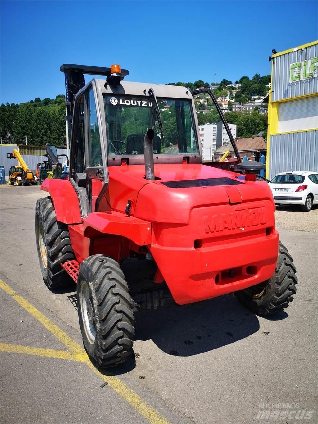 Manitou M26-4 Terénne vysokozdvižné vozíky