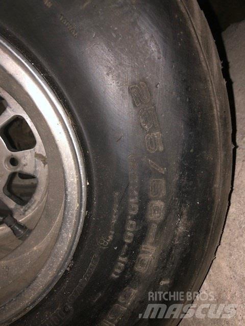  - - -  Honda Pneumatiky, kolesá a ráfiky